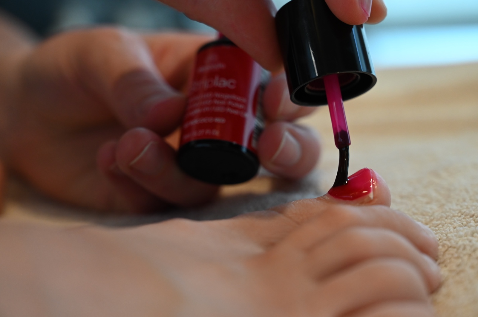 Pedicurebehandeling met nagellak